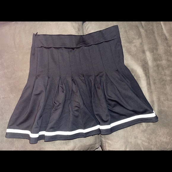 Olivia Rodrigo Merch - Tennis Skirt - Picture 2 of 3